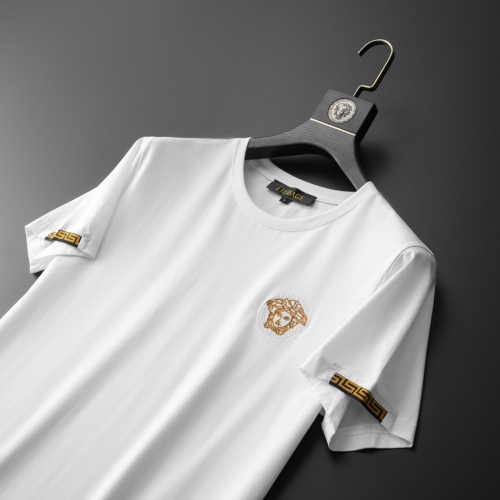 Cheap Versace Tracksuits Short Sleeved For Men #977215 Replica Wholesale [$64.00 USD] [ITEM#977215] on Replica Versace Tracksuits