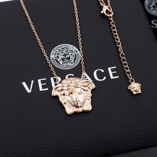 Cheap Versace Necklace #978048 Replica Wholesale [$24.00 USD] [ITEM#978048] on Replica Versace Necklaces