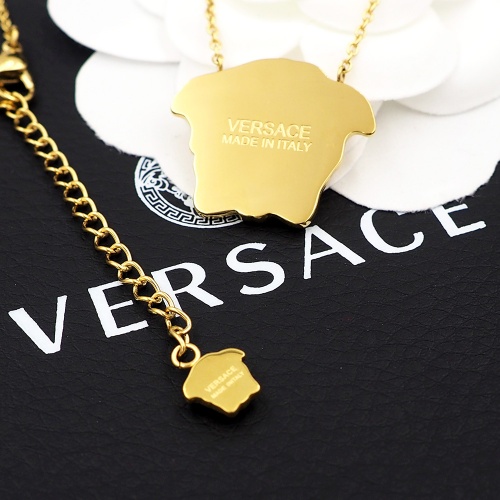 Cheap Versace Necklace #978049 Replica Wholesale [$24.00 USD] [ITEM#978049] on Replica Versace Necklaces