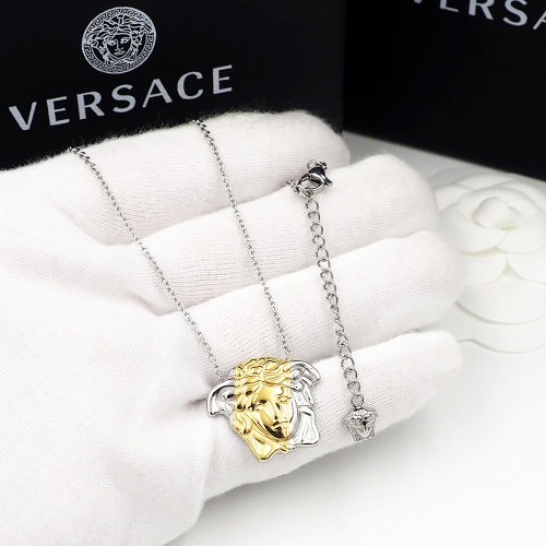 Cheap Versace Necklace #978050 Replica Wholesale [$24.00 USD] [ITEM#978050] on Replica Versace Necklaces