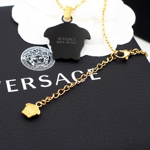 Cheap Versace Necklace #978061 Replica Wholesale [$27.00 USD] [ITEM#978061] on Replica Versace Necklaces
