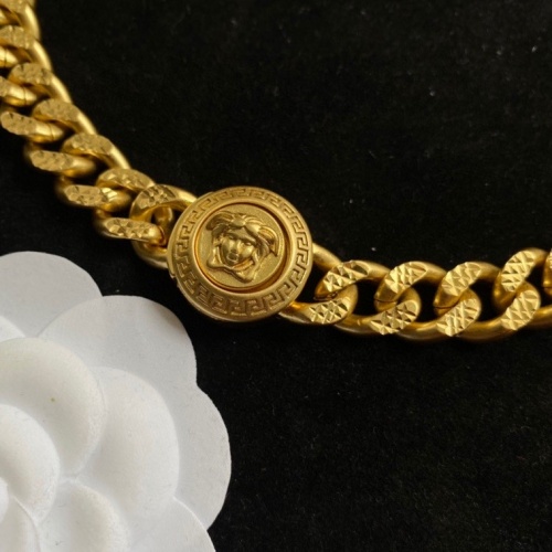 Cheap Versace Necklace For Women #979928 Replica Wholesale [$40.00 USD] [ITEM#979928] on Replica Versace Necklaces
