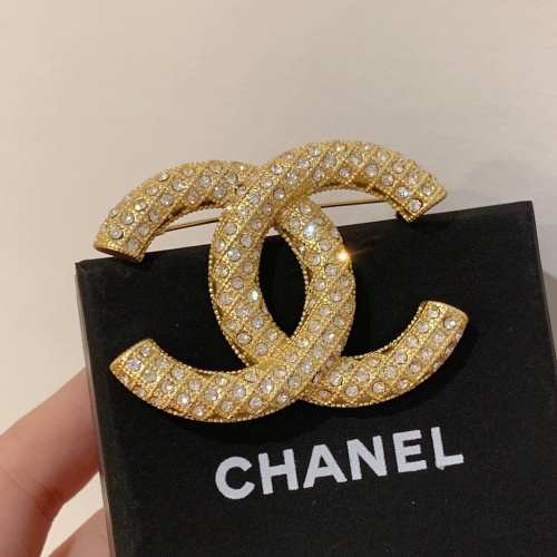 Cheap Chanel Brooches For Women #980549 Replica Wholesale [$32.00 USD] [ITEM#980549] on Replica Chanel Brooches