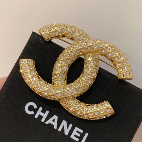 Cheap Chanel Brooches For Women #980549 Replica Wholesale [$32.00 USD] [ITEM#980549] on Replica Chanel Brooches