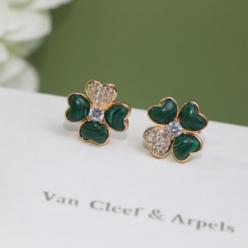 Cheap Van Cleef &amp; Arpels Earrings For Women #984927 Replica Wholesale [$40.00 USD] [ITEM#984927] on Replica Van Cleef &amp; Arpels Earrings