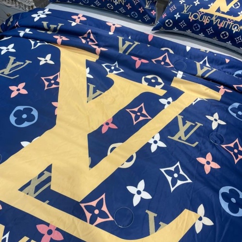 Cheap Louis Vuitton Bedding #987910 Replica Wholesale [$72.00 USD] [ITEM#987910] on Replica Louis Vuitton Bedding