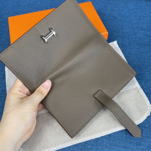 Cheap Hermes AAA Quality Wallets For Women #988889 Replica Wholesale [$52.00 USD] [ITEM#988889] on Replica Hermes AAA Quality Wallets