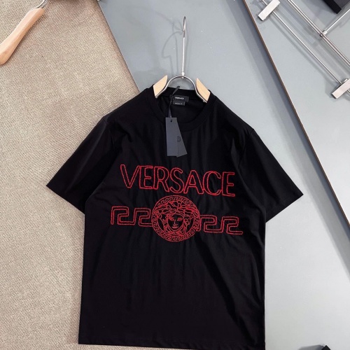Cheap Versace T-Shirts Short Sleeved For Men #990429 Replica Wholesale [$56.00 USD] [ITEM#990429] on Replica Versace T-Shirts