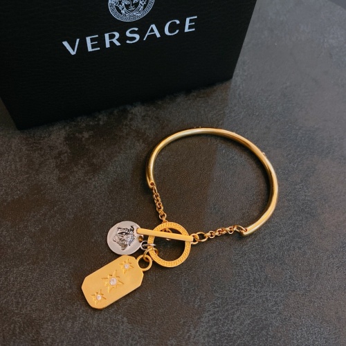 Cheap Versace Bracelet #993073 Replica Wholesale [$38.00 USD] [ITEM#993073] on Replica Versace Bracelets