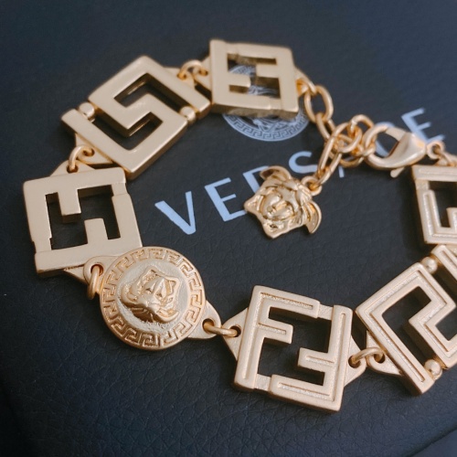 Cheap Versace Bracelet #993373 Replica Wholesale [$38.00 USD] [ITEM#993373] on Replica Versace Bracelets
