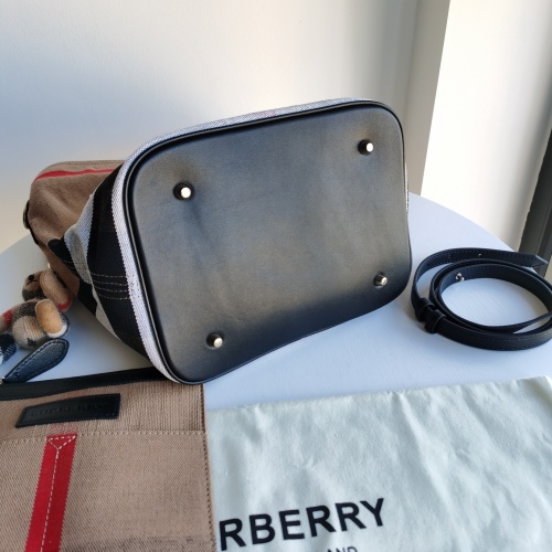 Cheap Burberry AAA Quality Messenger Bags For Women #994979 Replica Wholesale [$190.00 USD] [ITEM#994979] on Replica Burberry AAA Messenger Bags