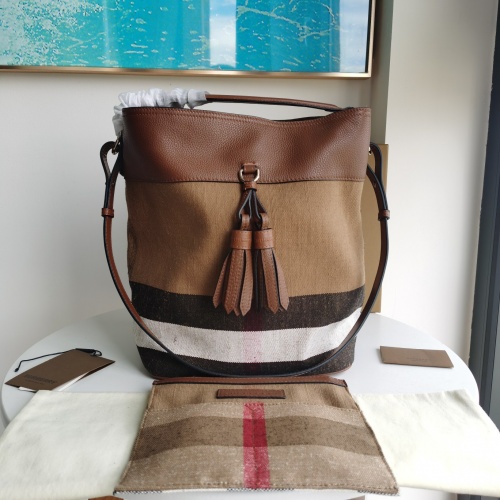 Cheap Burberry AAA Quality Messenger Bags For Women #994981 Replica Wholesale [$205.00 USD] [ITEM#994981] on Replica Burberry AAA Messenger Bags