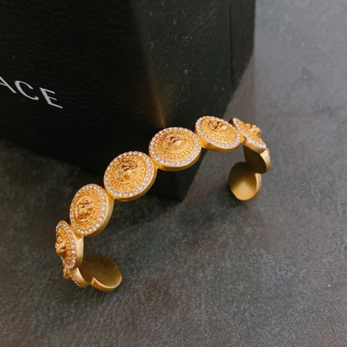 Cheap Versace Bracelet #995110 Replica Wholesale [$36.00 USD] [ITEM#995110] on Replica Versace Bracelets