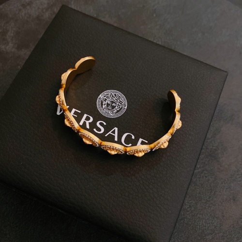 Cheap Versace Bracelet #995110 Replica Wholesale [$36.00 USD] [ITEM#995110] on Replica Versace Bracelets