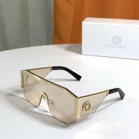 Versace AAA Quality Sunglasses #993660