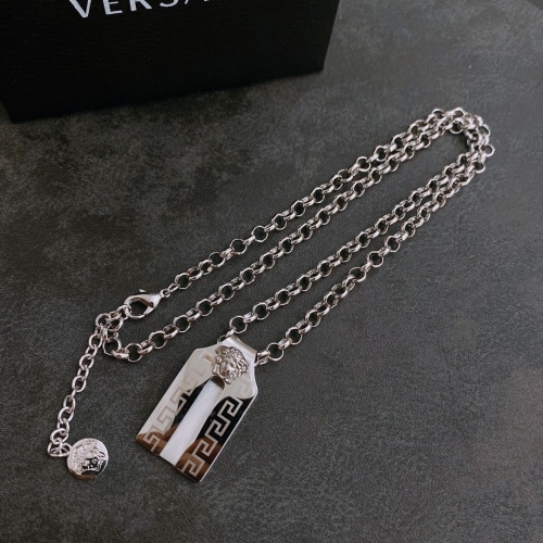 Cheap Versace Necklace #1001719 Replica Wholesale [$40.00 USD] [ITEM#1001719] on Replica Versace Necklaces