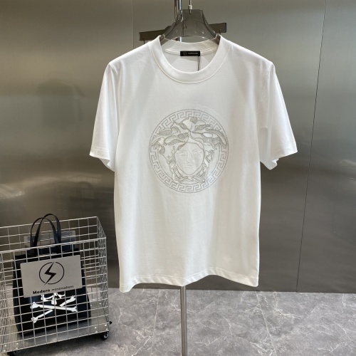 Cheap Versace T-Shirts Short Sleeved For Unisex #1002442 Replica Wholesale [$64.00 USD] [ITEM#1002442] on Replica Versace T-Shirts
