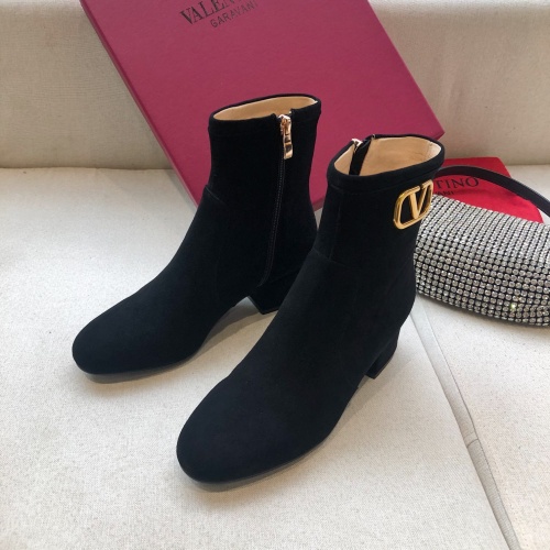 Cheap Valentino Boots For Women #1005685 Replica Wholesale [$92.00 USD] [ITEM#1005685] on Replica Valentino Boots