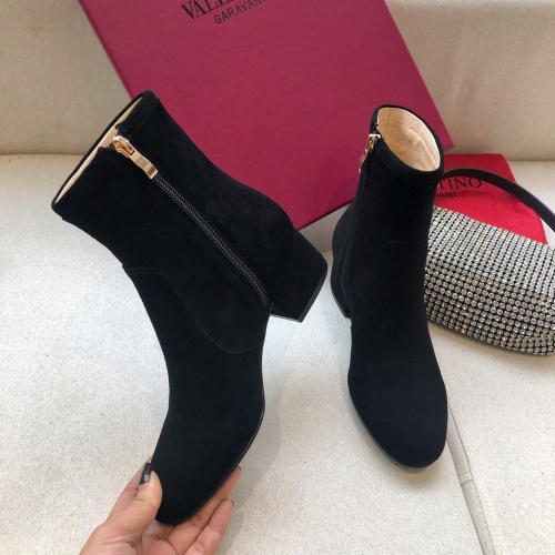 Cheap Valentino Boots For Women #1005685 Replica Wholesale [$92.00 USD] [ITEM#1005685] on Replica Valentino Boots