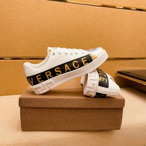 Cheap Versace Casual Shoes For Men #997685 Replica Wholesale [$76.00 USD] [ITEM#997685] on Replica Versace Casual Shoes