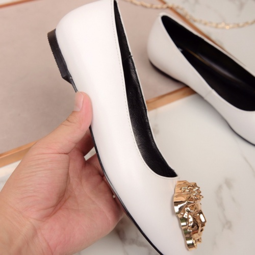 Cheap Versace Flat Shoes For Women #1006511 Replica Wholesale [$72.00 USD] [ITEM#1006511] on Replica Versace Flat Shoes