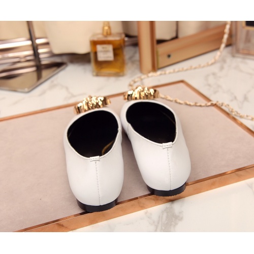 Cheap Versace Flat Shoes For Women #1006511 Replica Wholesale [$72.00 USD] [ITEM#1006511] on Replica Versace Flat Shoes