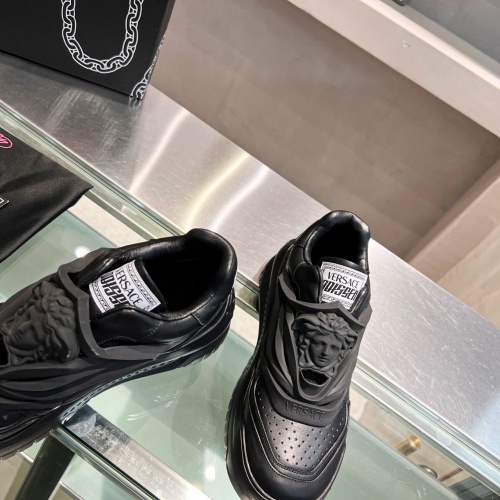 Cheap Versace Casual Shoes For Women #1010568 Replica Wholesale [$112.00 USD] [ITEM#1010568] on Replica Versace Casual Shoes