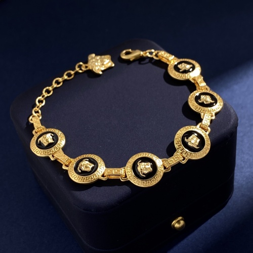 Cheap Versace Bracelet #1010732 Replica Wholesale [$36.00 USD] [ITEM#1010732] on Replica Versace Bracelets