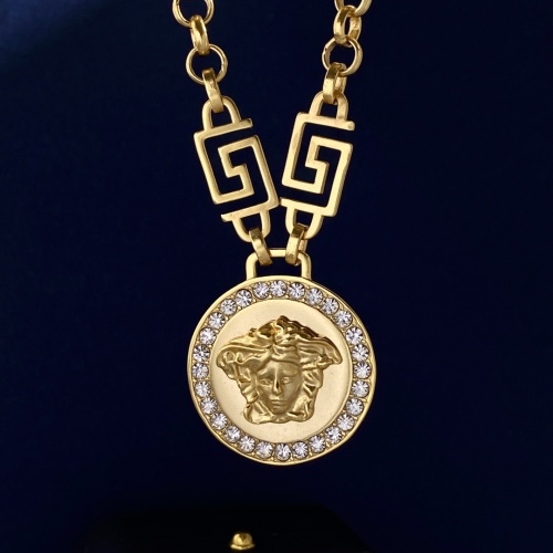Cheap Versace Necklace #1010734 Replica Wholesale [$36.00 USD] [ITEM#1010734] on Replica Versace Necklaces
