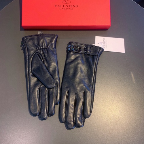 Cheap Valentino Gloves For Women #1012676 Replica Wholesale [$52.00 USD] [ITEM#1012676] on Replica Valentino Gloves
