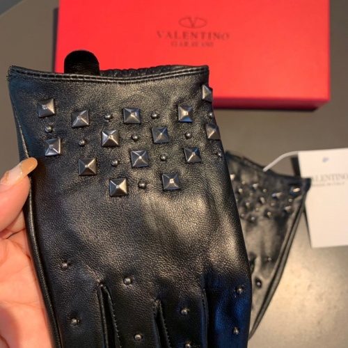 Cheap Valentino Gloves For Women #1012678 Replica Wholesale [$52.00 USD] [ITEM#1012678] on Replica Valentino Gloves