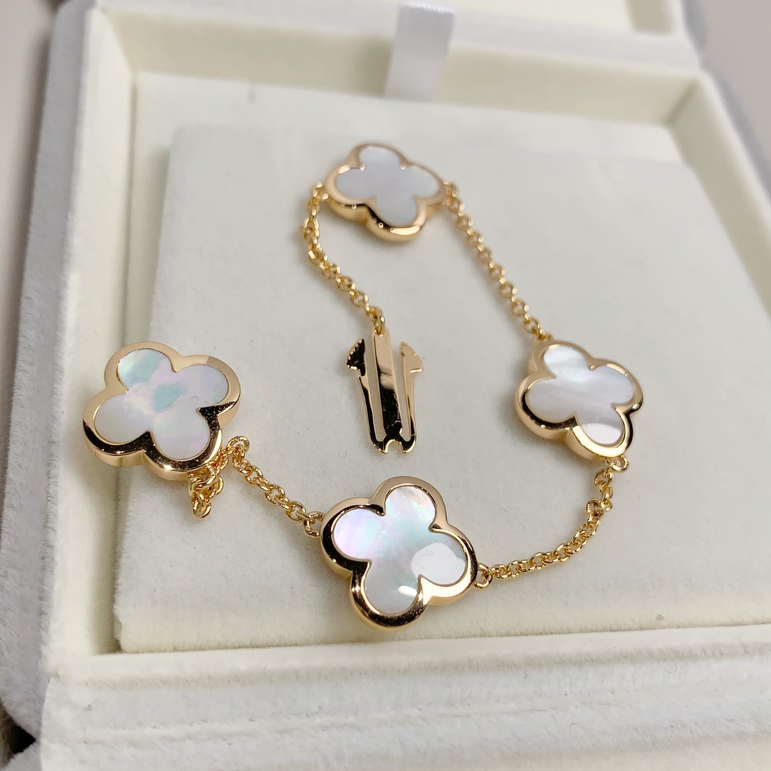 Cheap Van Cleef & Arpels Bracelet For Women 1014636 Replica Wholesale