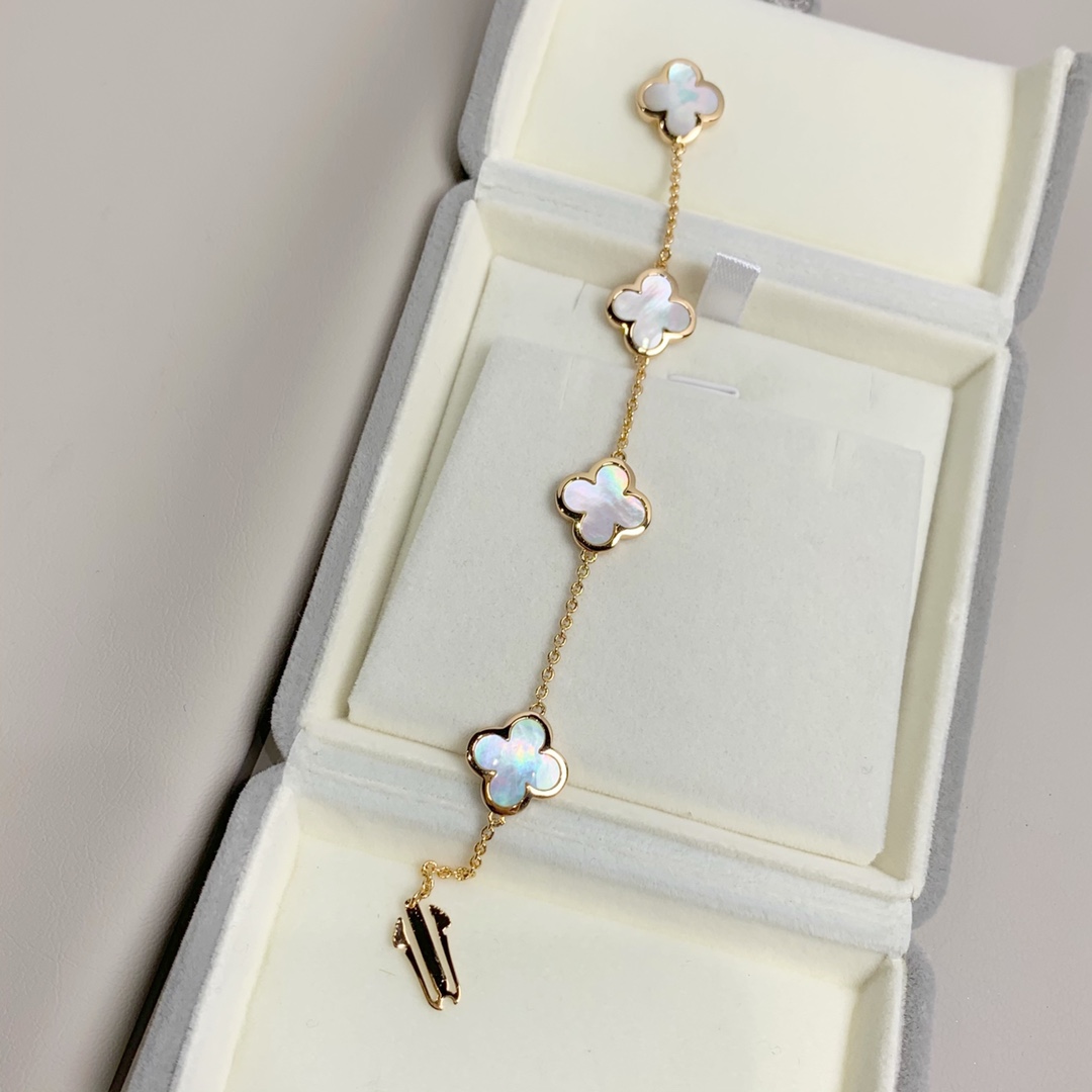 Cheap Van Cleef & Arpels Bracelet For Women 1014636 Replica Wholesale