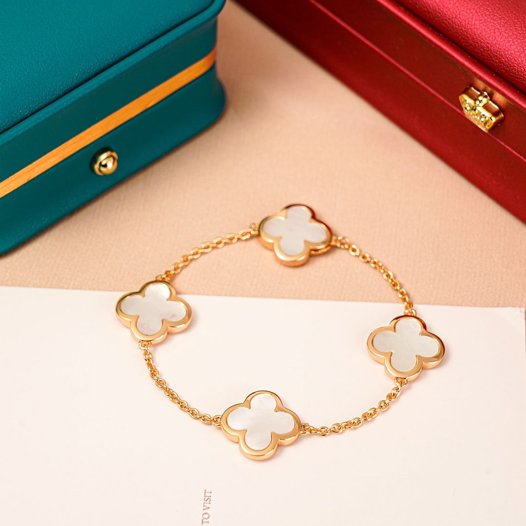 Cheap Van Cleef & Arpels Bracelet For Women 1014637 Replica Wholesale