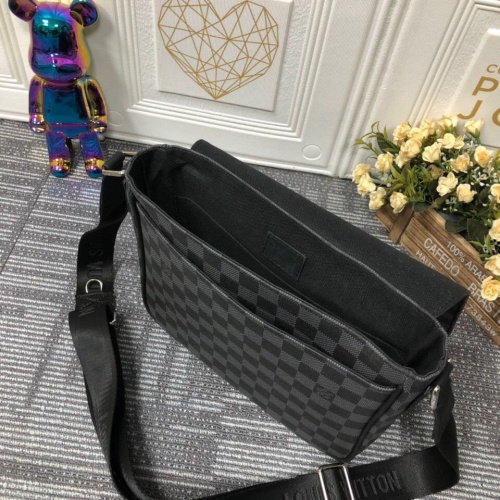 Cheap Louis Vuitton AAA Man Messenger Bags #1028916 Replica Wholesale [$68.00 USD] [ITEM#1028916] on Replica Louis Vuitton AAA Man Messenger Bags