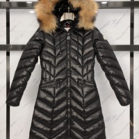 Moncler Down Feather Coat Long Sleeved For Women #1028390