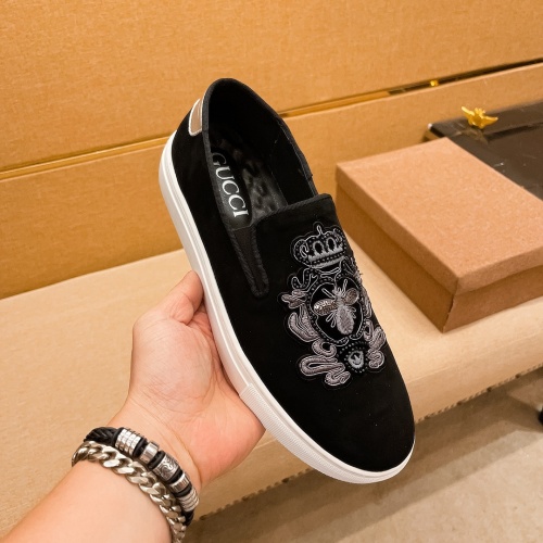 Cheap Versace Casual Shoes For Men #1035724 Replica Wholesale [$72.00 USD] [ITEM#1035724] on Replica Versace Casual Shoes