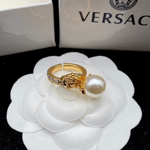 Cheap Versace Rings For Women #1037029 Replica Wholesale [$24.00 USD] [ITEM#1037029] on Replica Versace Rings