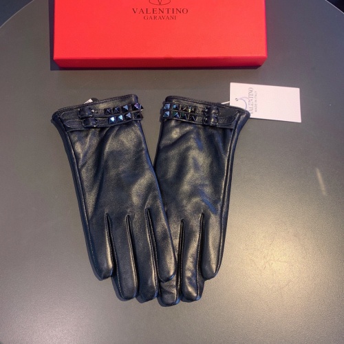 Cheap Valentino Gloves For Women #1044820 Replica Wholesale [$48.00 USD] [ITEM#1044820] on Replica Valentino Gloves