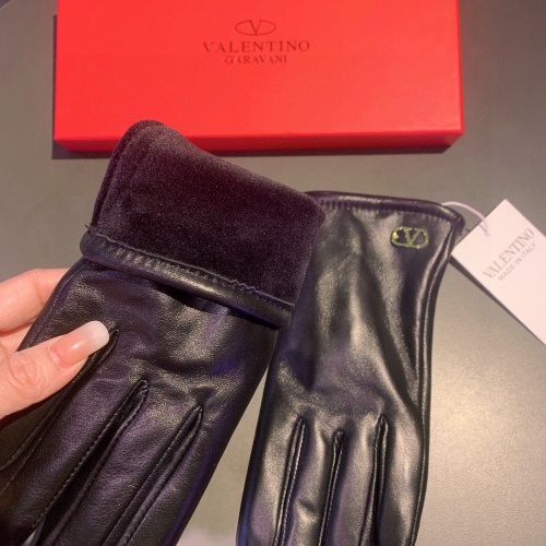 Cheap Valentino Gloves For Women #1044821 Replica Wholesale [$48.00 USD] [ITEM#1044821] on Replica Valentino Gloves