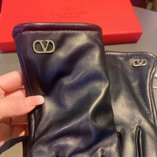 Cheap Valentino Gloves For Women #1044821 Replica Wholesale [$48.00 USD] [ITEM#1044821] on Replica Valentino Gloves