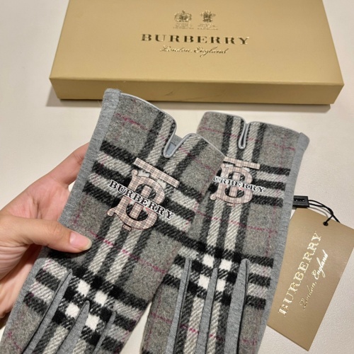 Cheap Burberry Gloves #1044845 Replica Wholesale [$40.00 USD] [ITEM#1044845] on Replica Burberry Gloves
