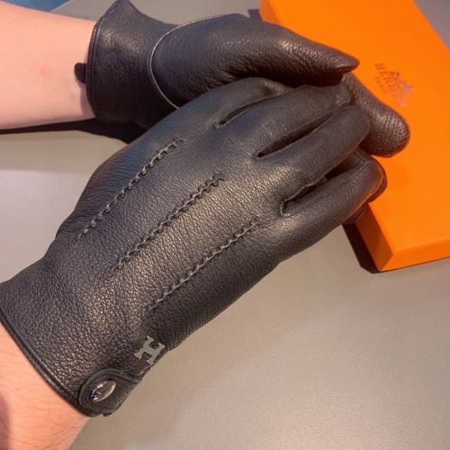 Cheap Hermes Gloves For Men #1044858 Replica Wholesale [$56.00 USD] [ITEM#1044858] on Replica Hermes Gloves