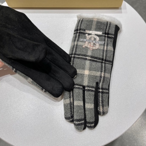 Cheap Burberry Gloves #1044876 Replica Wholesale [$42.00 USD] [ITEM#1044876] on Replica Burberry Gloves