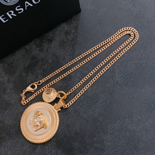 Cheap Versace Necklace #1046622 Replica Wholesale [$42.00 USD] [ITEM#1046622] on Replica Versace Necklaces