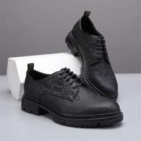 Versace Leather Shoes For Men #1045096