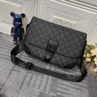 Louis Vuitton AAA Man Messenger Bags #1048211