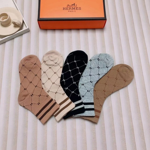 Cheap Hermes Socks #1055521 Replica Wholesale [$27.00 USD] [ITEM#1055521] on Replica Hermes Socks
