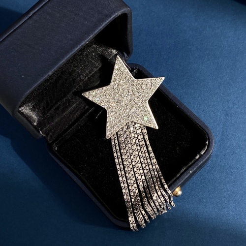 Cheap Yves Saint Laurent Brooches For Women #1057097 Replica Wholesale [$36.00 USD] [ITEM#1057097] on Replica Yves Saint Laurent Brooches