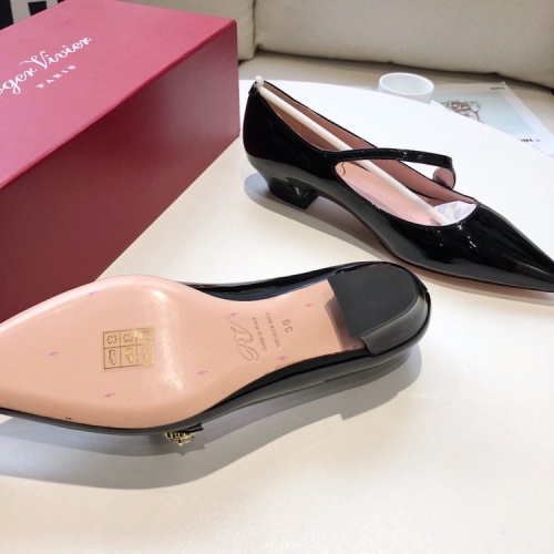 Cheap Roger Vivier High-Heeled Shoes For Women #1059213 Replica Wholesale [$98.00 USD] [ITEM#1059213] on Replica Roger Vivier High-Heeled Shoes